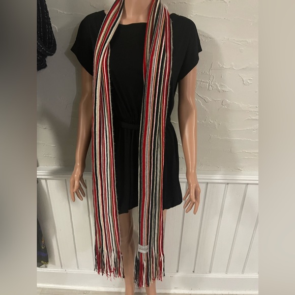 Extra long striped scarf - Picture 3 of 6
